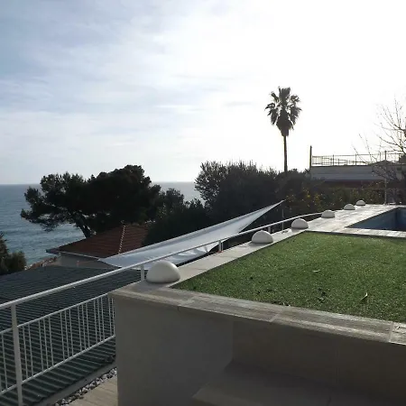 Momart Guest house