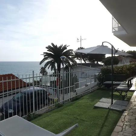 Momart Casa de hóspedes