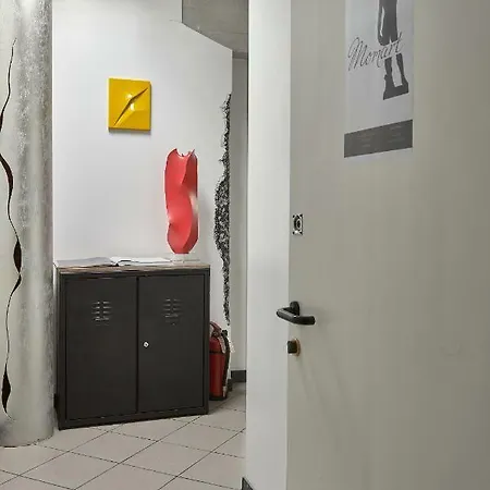 Guest house Momart *