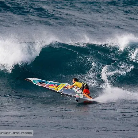 Momart