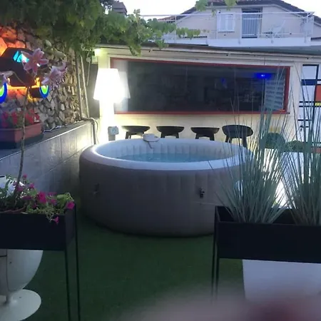 Guest house Momart Andora