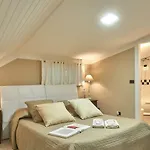 Momart 招待所 Marina dʼAndora