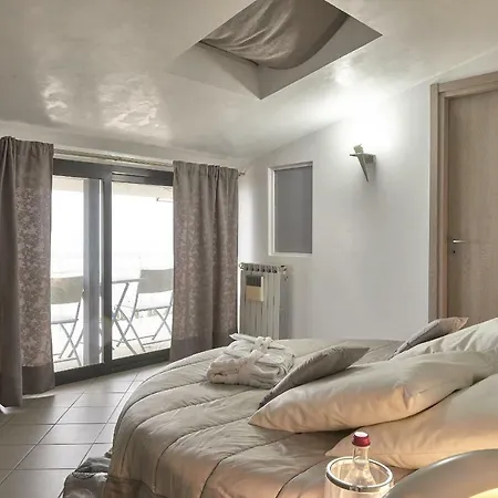 Momart Marina dʼAndora