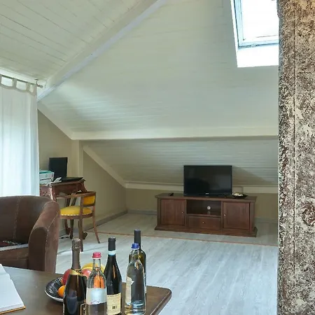 Momart Affittacamere *